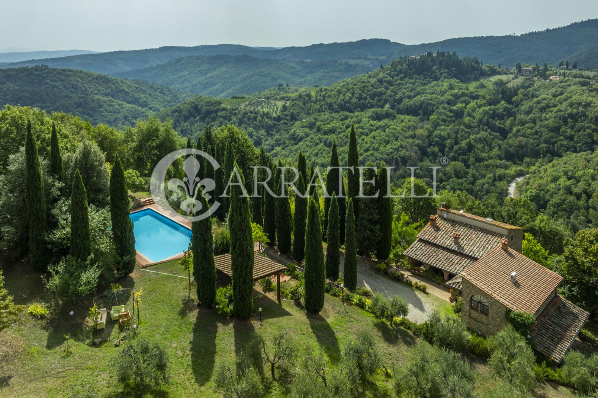 Panoramico Casale con piscina a Gaiole in Chianti