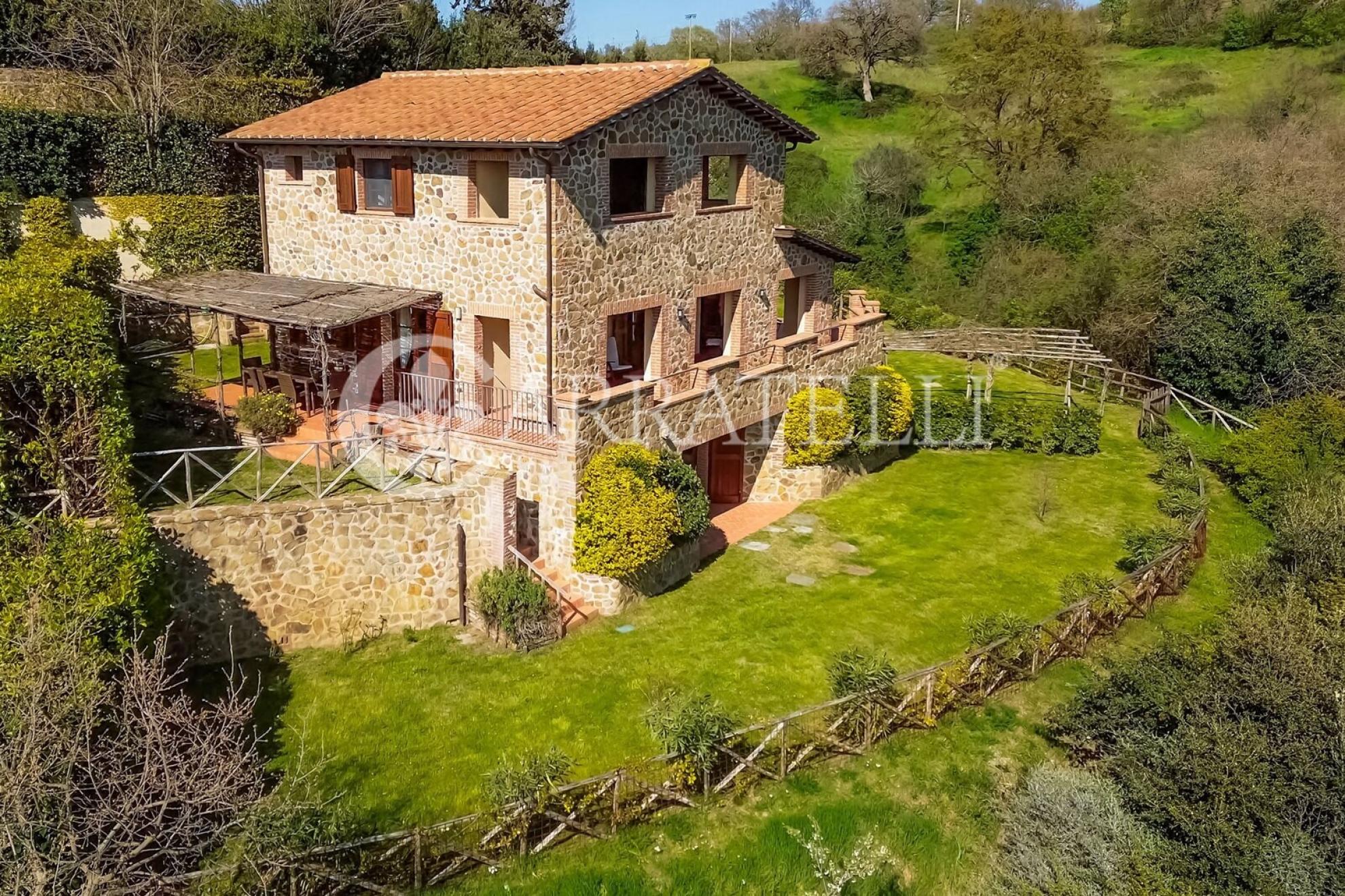 Villa con giardino e piscina a Scansano