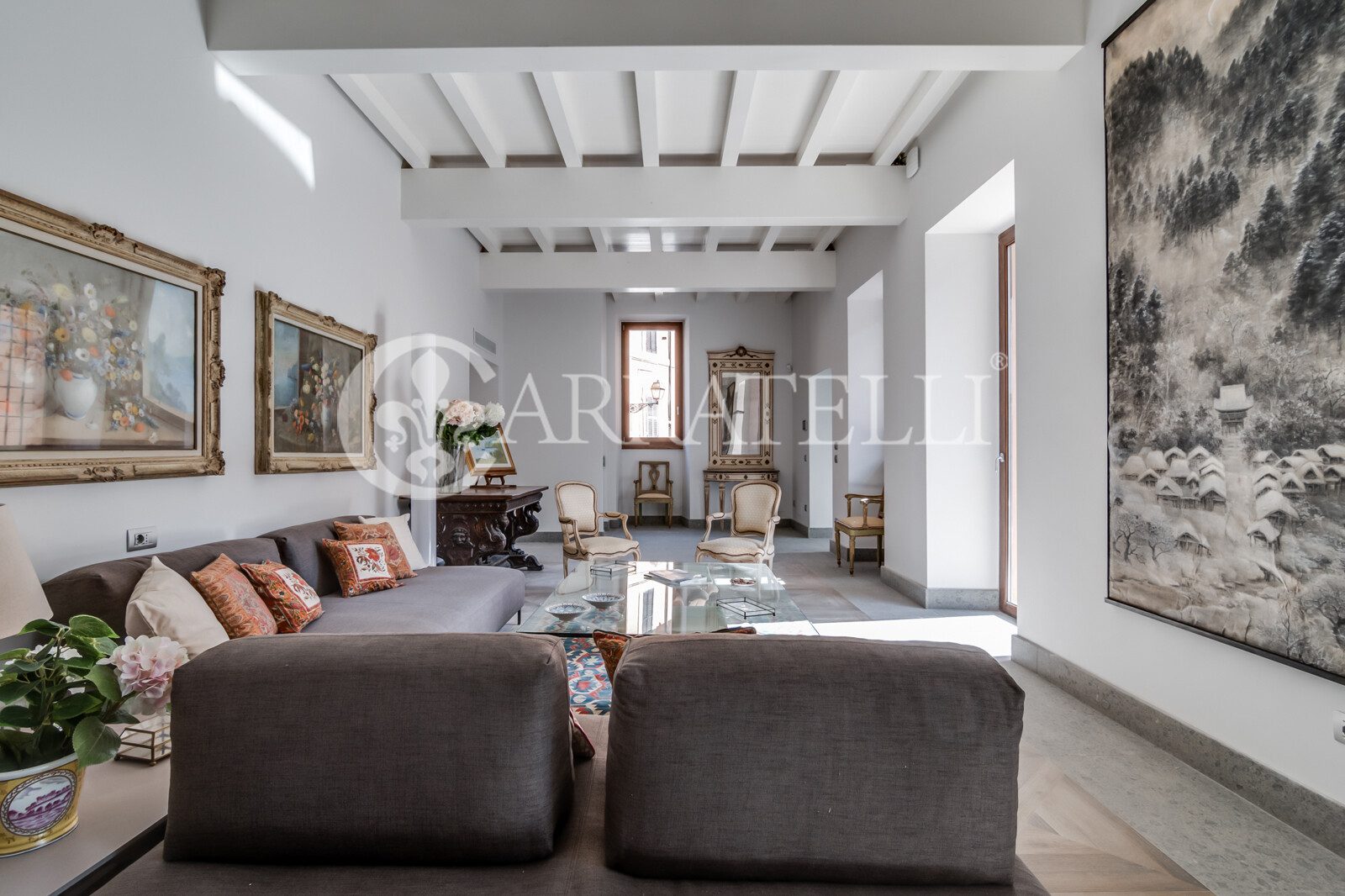 Palazzetto storico cielo-terra con corte interna e